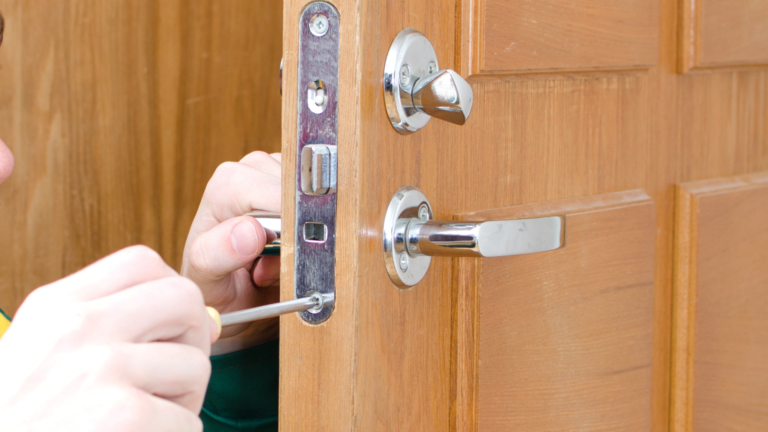 Locksmith in Encino