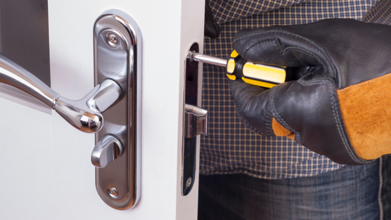 Locksmith in Encino