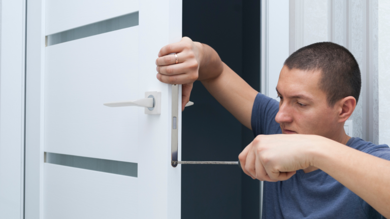 Locksmith in Encino