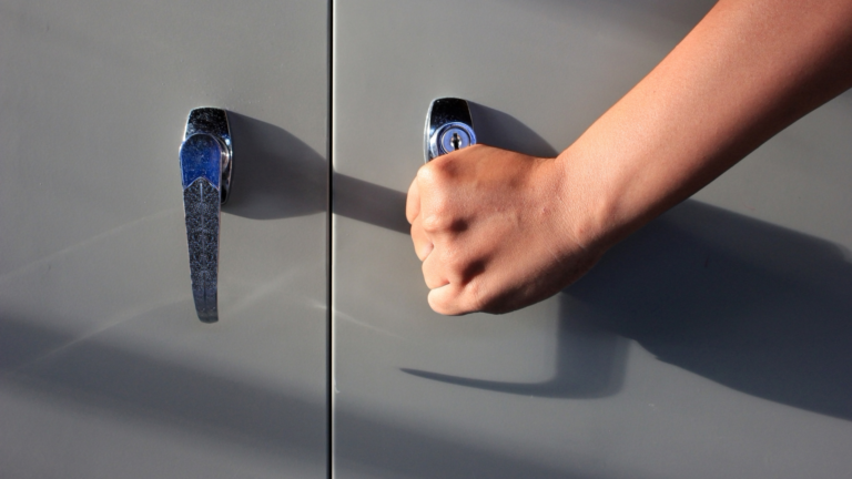 Locksmith in Encino